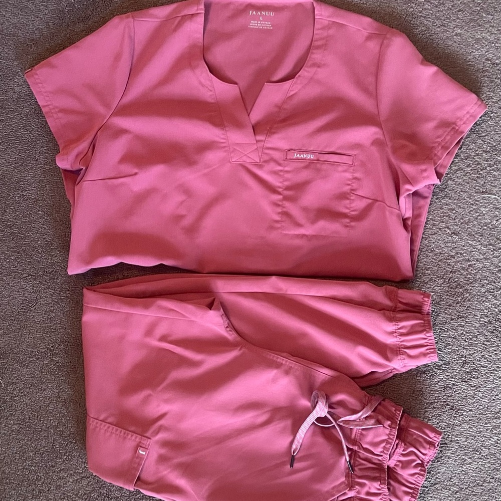 Jaanuu Scrub Set (Berry)